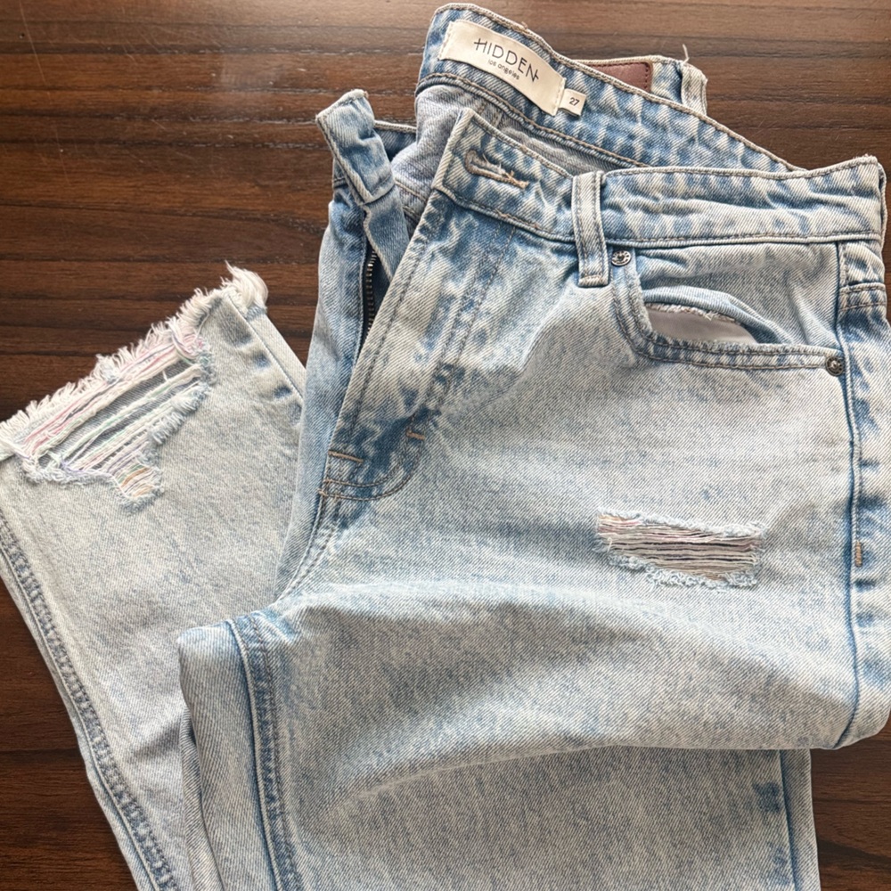 Hidden Los Angeles Distressed Jeans